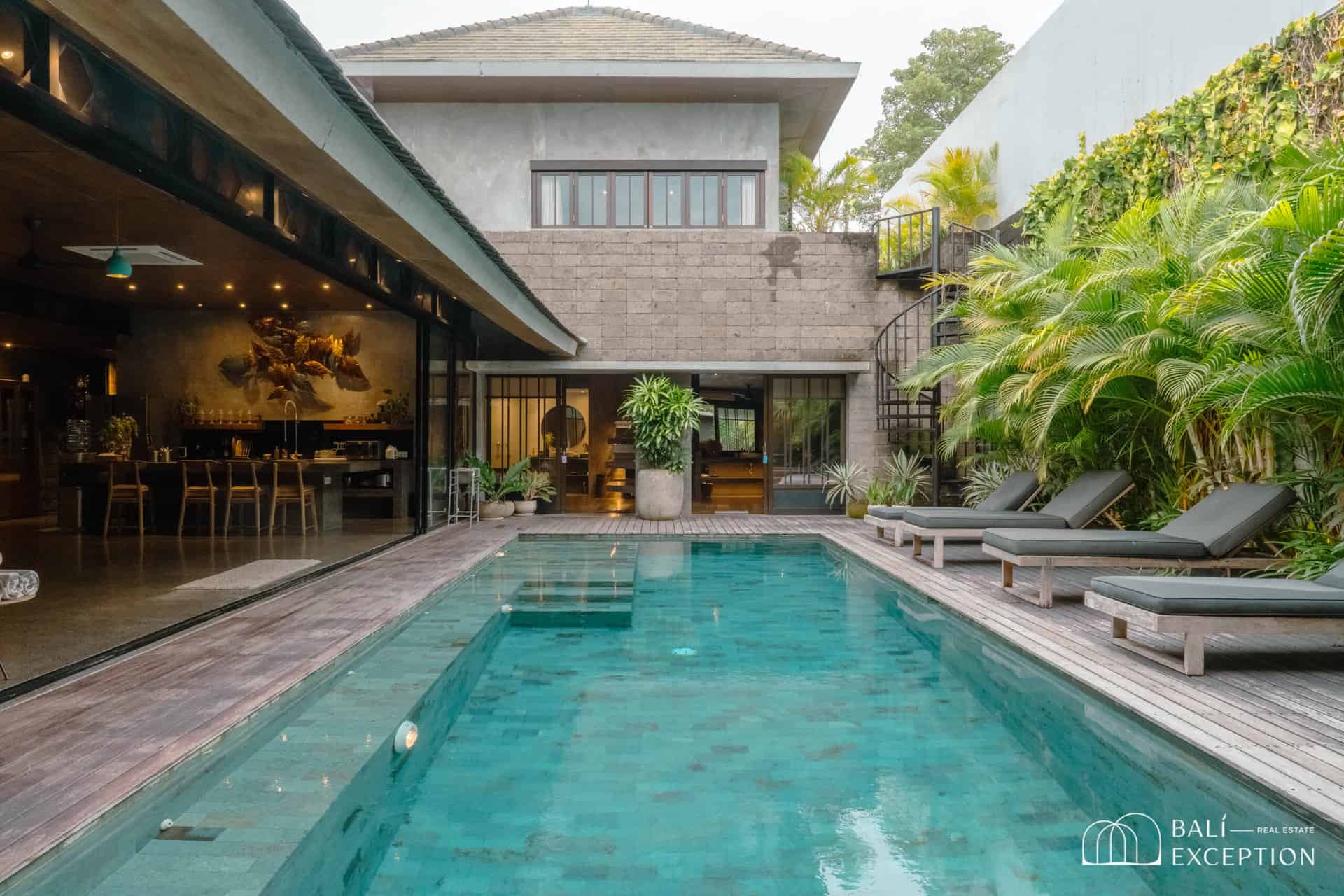 MODERN 5 BEDROOM VILLA FOR SALE FREEHOLD IN CANGGU BE-826 
